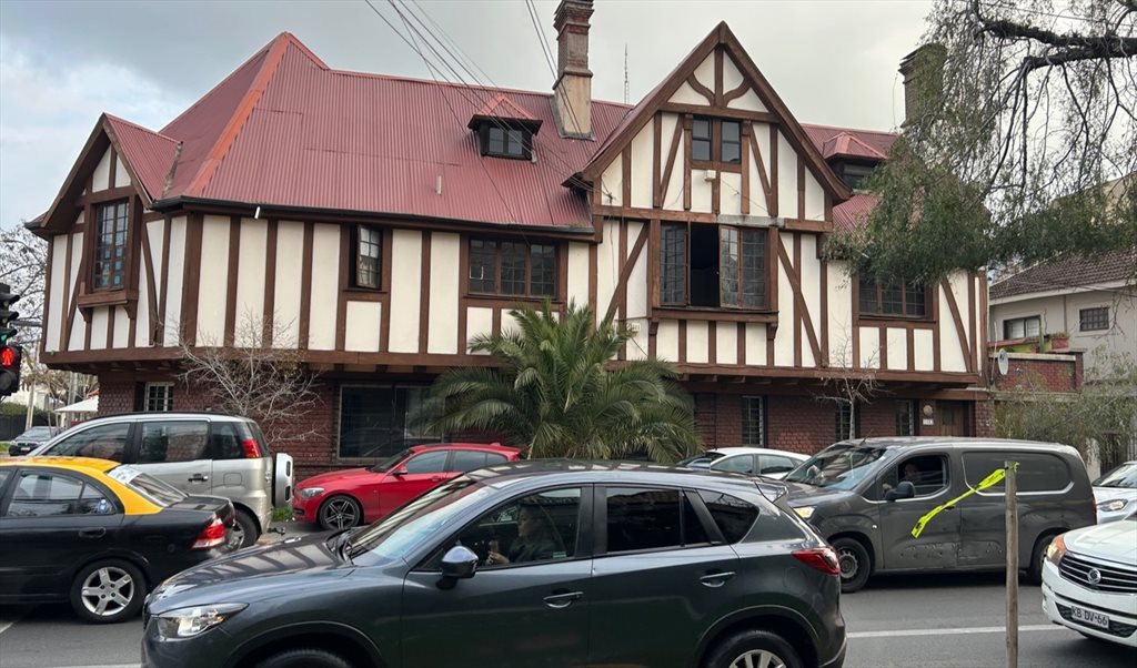 Pieza en arriendo en Alférez Real, Condell - Arriendo habitaciones mensuales en providencia | CompartoDepto - Image 3