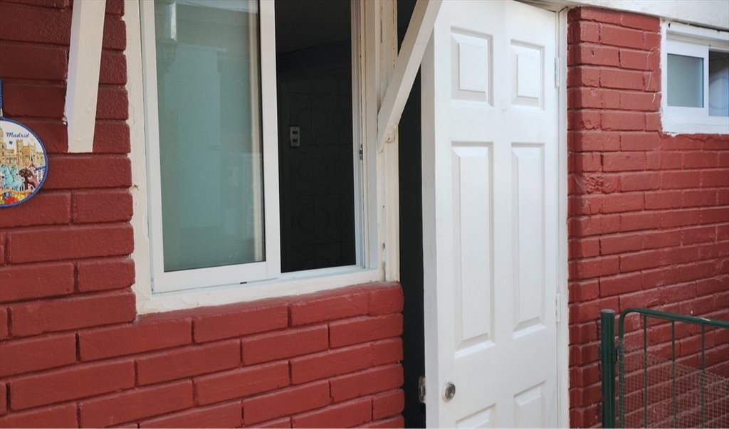 Pieza en arriendo en Martín de Zamora, Las Condes - Arriendo pieza independiente, baño exclusivo, metro Manquehue | CompartoDepto - Image 2