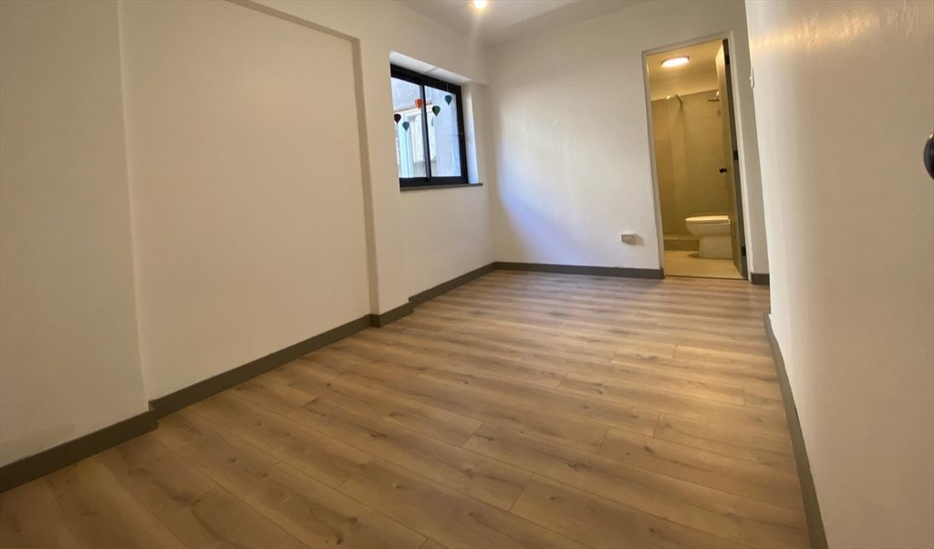 Pieza en arriendo en José Victorino Lastarria, Huelén -  Habitación en suite en dúplex de diseño – Lastarria, a pasos del Metro U. Católica | CompartoDepto - Image 6