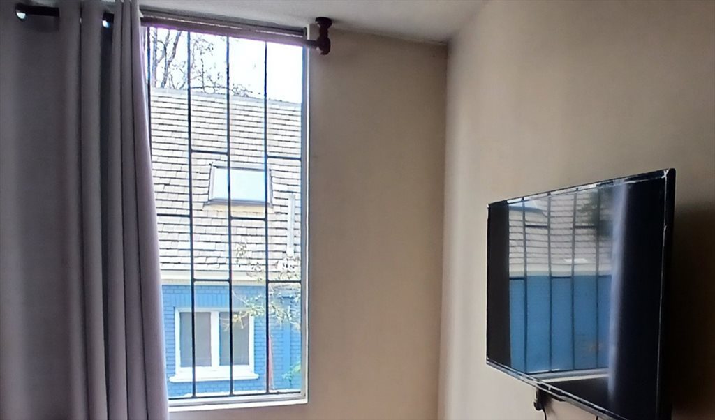 Pieza en arriendo en Alcalde Eduardo Castillo Velasco, Chacra Valparaíso - SE ARRIENDA LINDA HABITACIÓN  SÓLO PARA DAMA COMO ÚNICA INQUILINA | CompartoDepto - Image 3