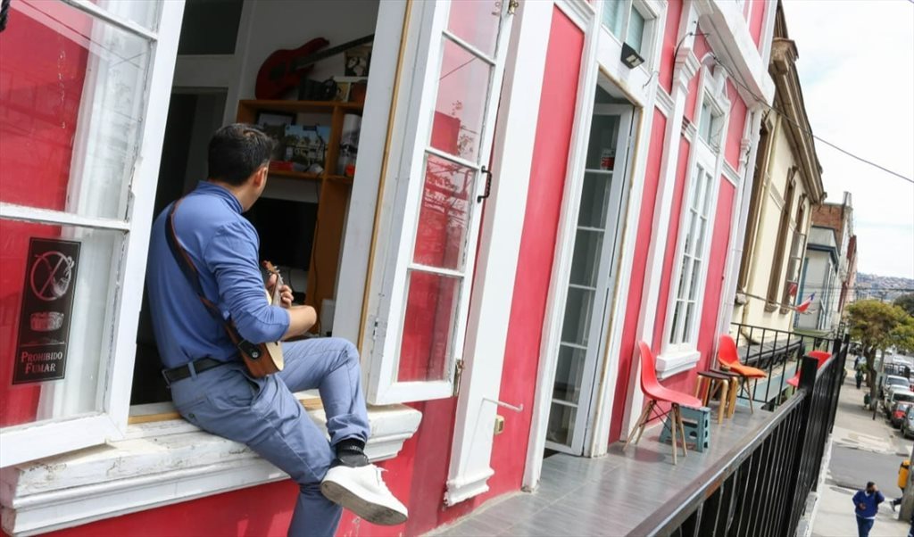 Pieza en arriendo en Independencia, Almendral - habitación individual, con ventana, cama dos plazas en casa patrimonial. | CompartoDepto - Image 4