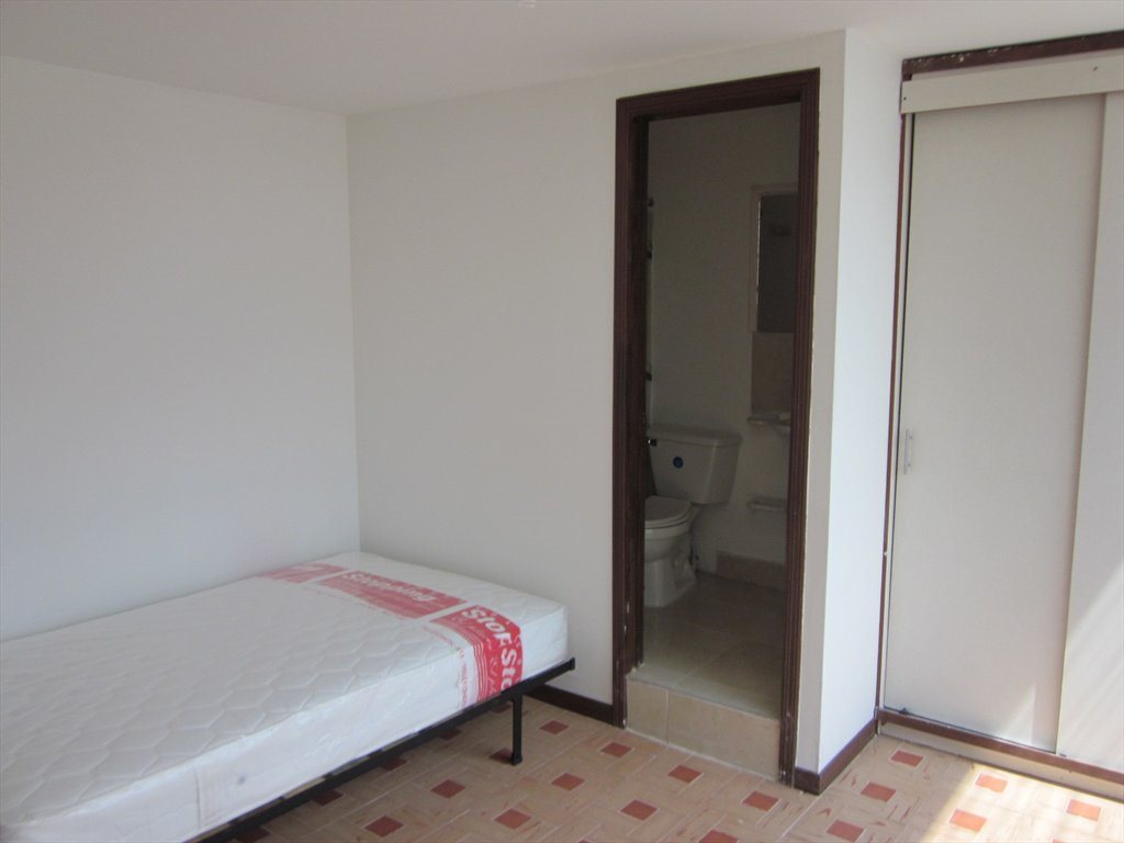 Habitacion en arriendo en Calle 93, Río Negro - linda habitacion | CompartoApto - Image 2