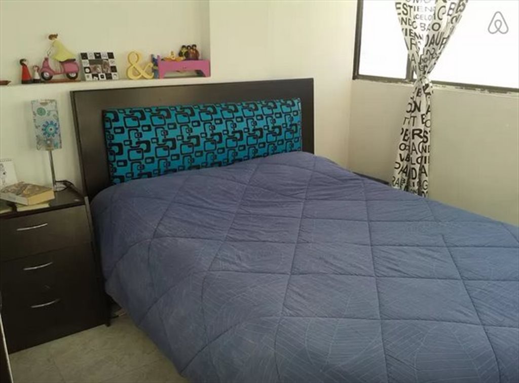 Habitacion en arriendo en Transversal 4, Localidad de Chapinero - Se alquila habitación amoblada en apartmento para compartir para extranajeros. Apartment for Rent. B | CompartoApto - Image 2