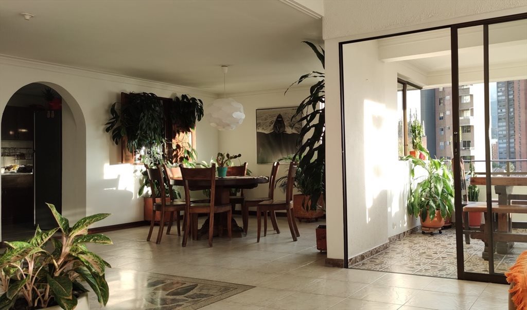 Habitacion en arriendo en Carrera 41, Castropol - Habitación con baño privado en Poblado | CompartoApto - Image 3