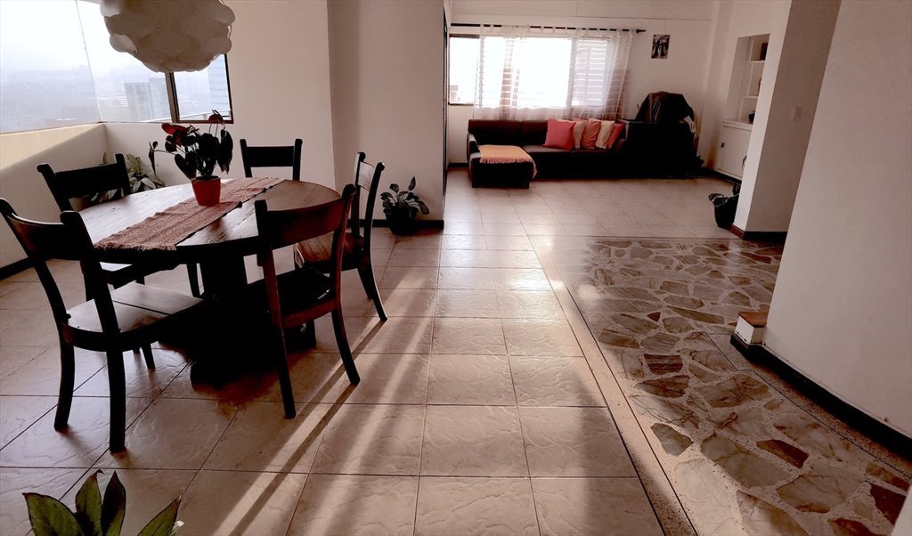 Habitacion en arriendo en Carrera 41, Castropol - Habitación con baño privado en Poblado | CompartoApto - Image 4