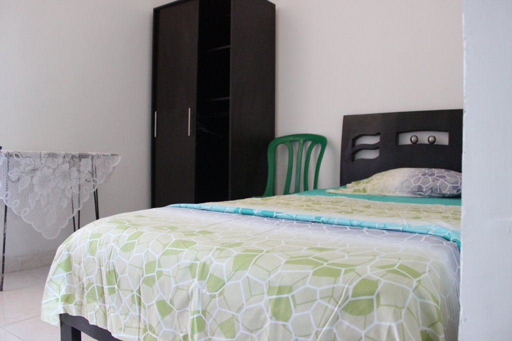 Habitacion en arriendo en Avenida Crisanto Luque, Cartagena - Habitacion Amoblada con Aire acondicionado | CompartoApto - Image 3