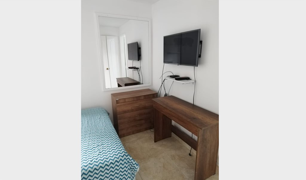 Habitacion en arriendo en Diagonal 47a, Santa María de Los Ángeles - ARRIENDO HABITACIÓN AMOBLADA  POBLADO | CompartoApto - Image 2