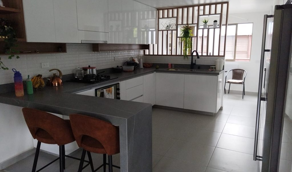 Habitacion en arriendo en Diagonal 47a, Santa María de Los Ángeles - ARRIENDO HABITACIÓN AMOBLADA  POBLADO | CompartoApto - Image 6