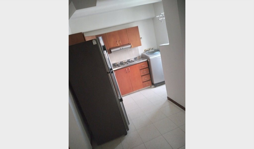 Habitacion en arriendo en Avenida Carrera 48, Santa María de los Ángeles - Viva cerca a la Estacion de Ayura | CompartoApto - Image 2