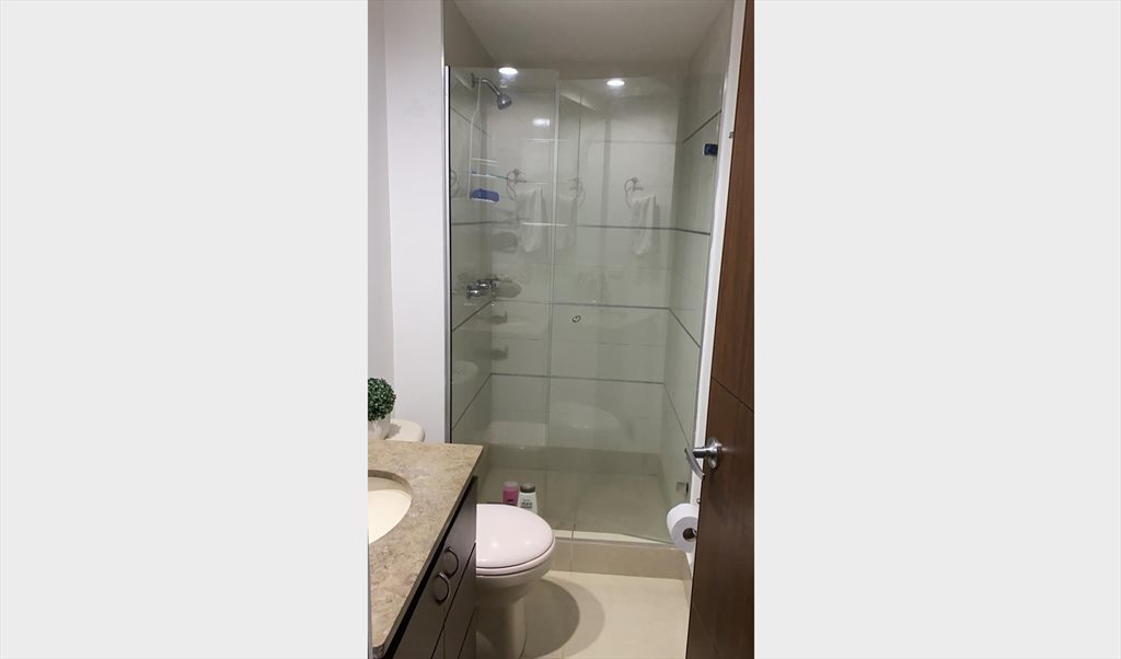 Habitacion en arriendo en Carrera 44, Villa Carlota - Habitación 9m2 cama doble/bañoSocialCompSraAseoQuinc/ServPubl | CompartoApto - Image 2