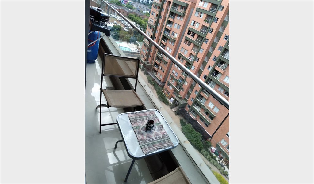 Habitacion en arriendo en Carrera 44, Villa Carlota - Habitación 9m2 cama doble/bañoSocialCompSraAseoQuinc/ServPubl | CompartoApto - Image 4