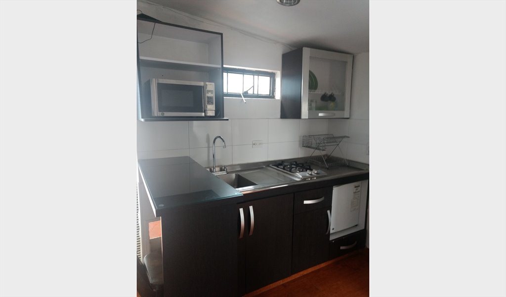 Habitacion en arriendo en Transversal 3, Chapinero - Arriendo  aparta estudio, amoblado  muy bien ubicado  con todos los servicios | CompartoApto - Image 3