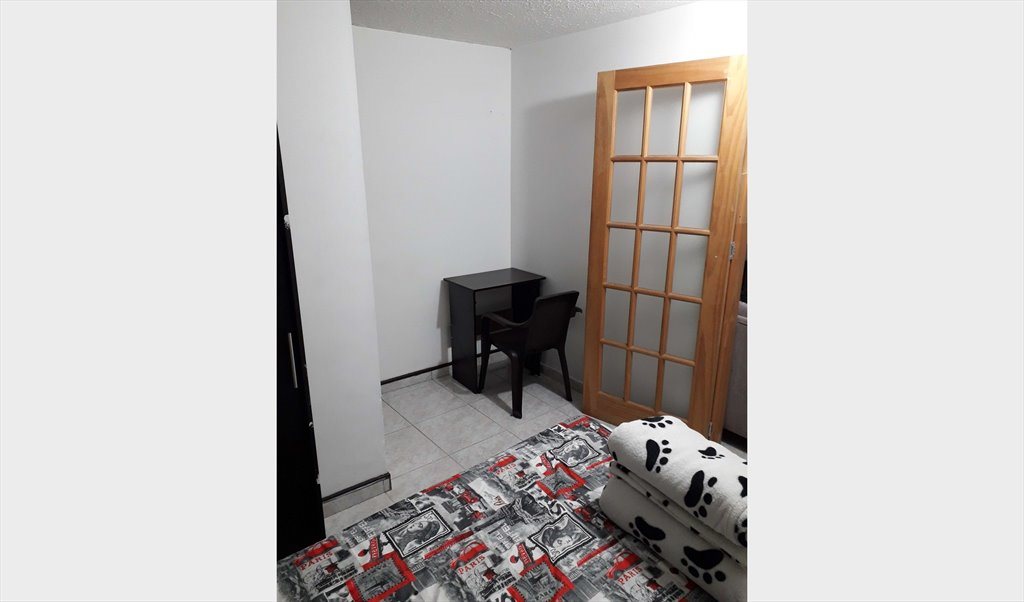 Habitacion en arriendo en Transversal 4, Localidad de Chapinero - apartamento a 150 metros de la Universidad Javeriana | CompartoApto - Image 2