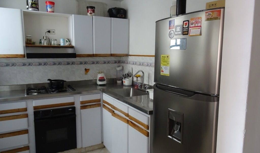 Habitacion en arriendo en Calle 49, Estadio - HABITACIÓN CON BAÑO PRIVADO DISPONIBLE, A UNOS PASOS DE LA ESTACION FLORESTA, BARRIO LAURELES ESTADI | CompartoApto - Image 2