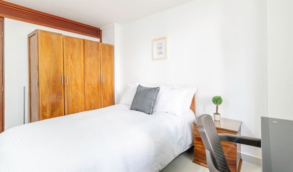 Habitacion en arriendo en Calle 1 Sur, Patio Bonito - Habitación Poblado # 4 | CompartoApto - Image 2