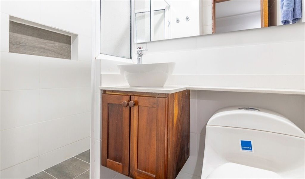 Habitacion en arriendo en Calle 1 Sur, Patio Bonito - Habitación Poblado # 4 | CompartoApto - Image 3