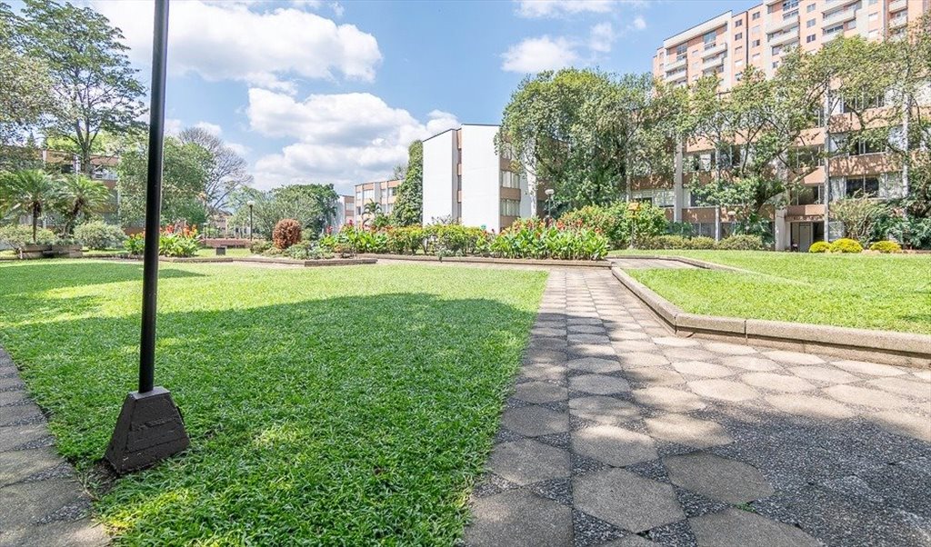 Habitacion en arriendo en Calle 1 Sur, Patio Bonito - Habitación Poblado # 4 | CompartoApto - Image 6