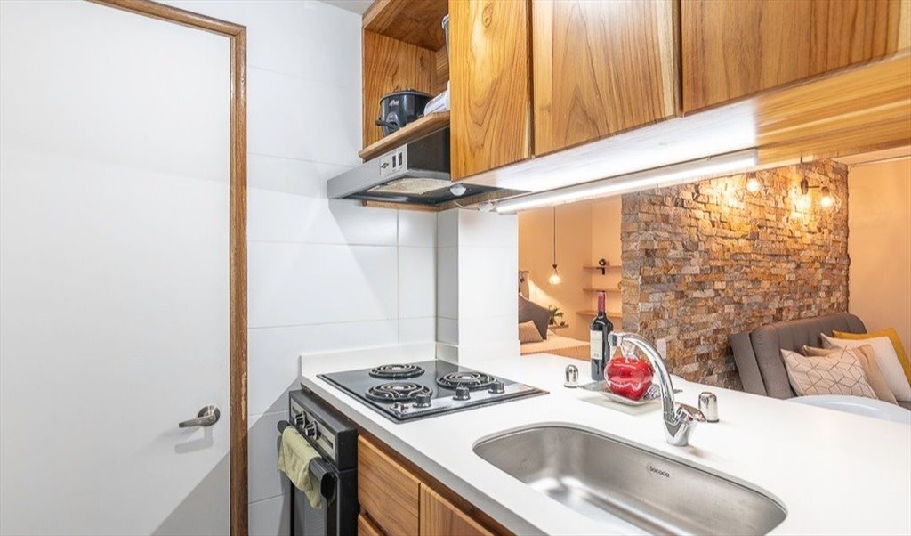 Habitacion en arriendo en Carrera 43C, Medellín - Apartaestudio Amoblado | CompartoApto - Image 5