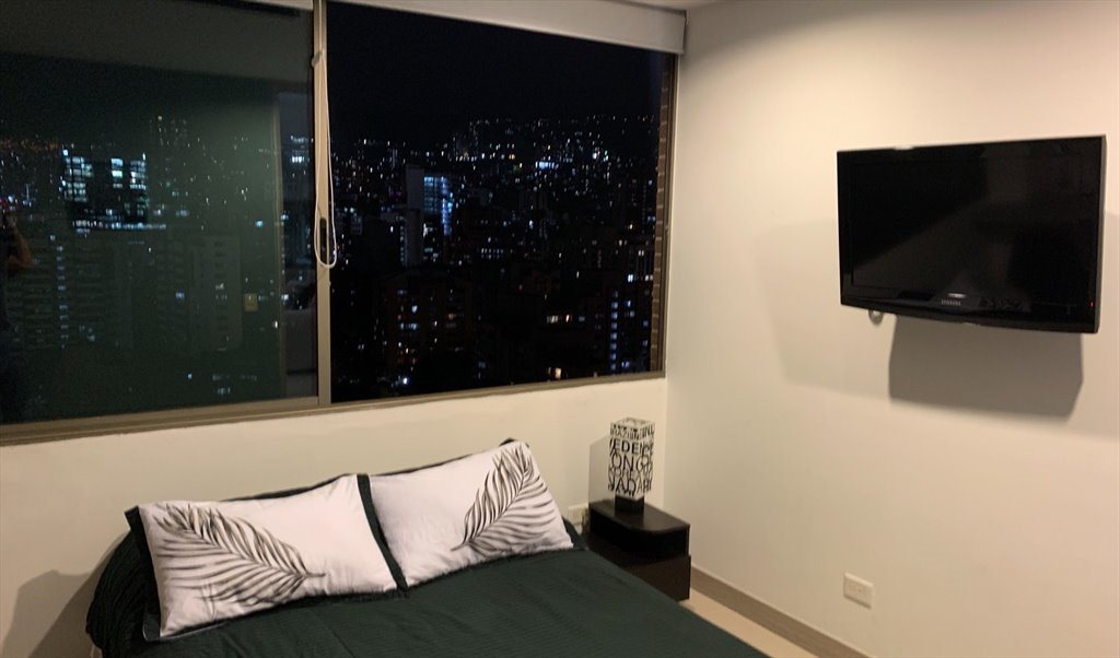 Habitacion en arriendo en Calle 2 Sur, Patio Bonito - Habitacion cerca a EAFIT, Parque Lleras y MILLA DE ORO | CompartoApto - Image 3