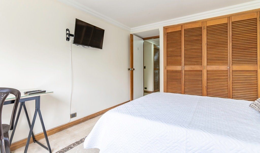 Habitacion en arriendo en Carrera 43C, Patio Bonito - Habitación Poblado 6C | CompartoApto - Image 2