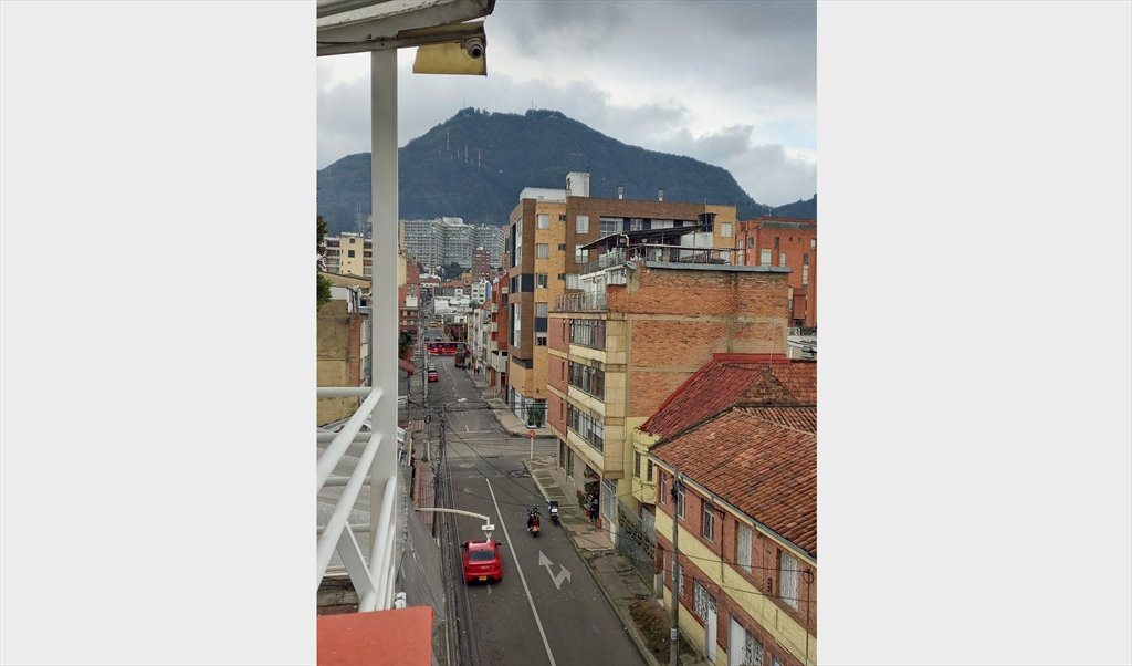 Habitacion en arriendo en Calle 48, Teusaquillo - Apartastudio | CompartoApto - Image 4