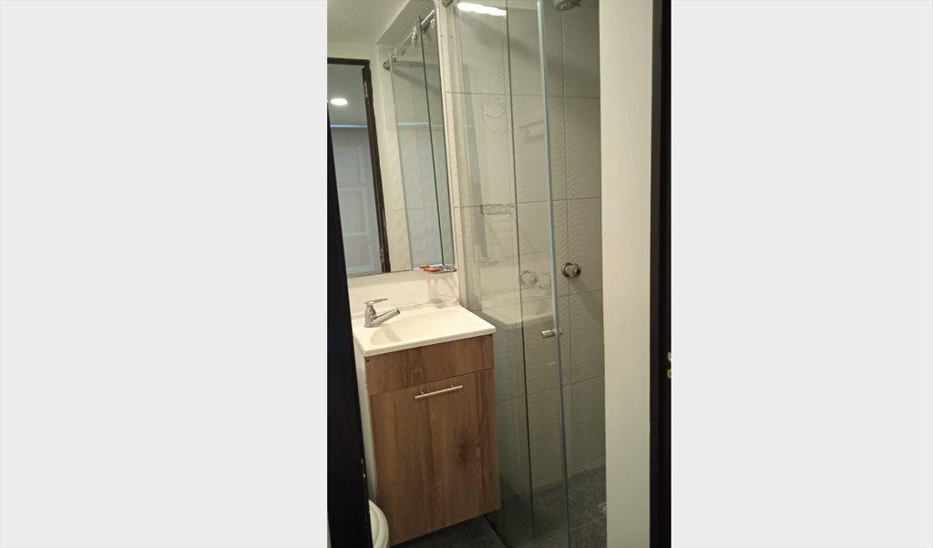 Habitacion en arriendo en Calle 48, Teusaquillo - Apartastudio | CompartoApto - Image 7