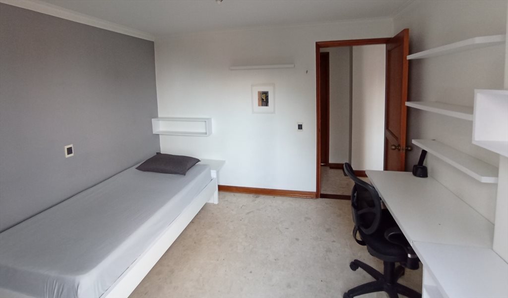 Habitacion en arriendo en Calle 15, Castropol - Habitación iluminada con balcon y baño compartido | CompartoApto - Image 5