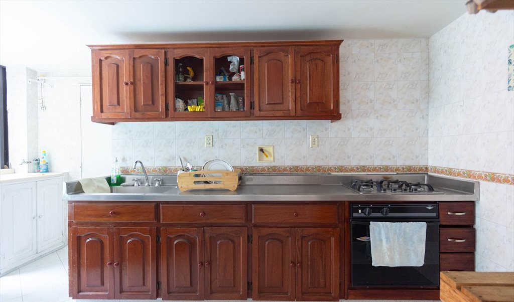 Habitacion en arriendo en Transversal 51B, Carlos Eugenio Restrepo - Habitación en Casa Selva | CompartoApto - Image 7