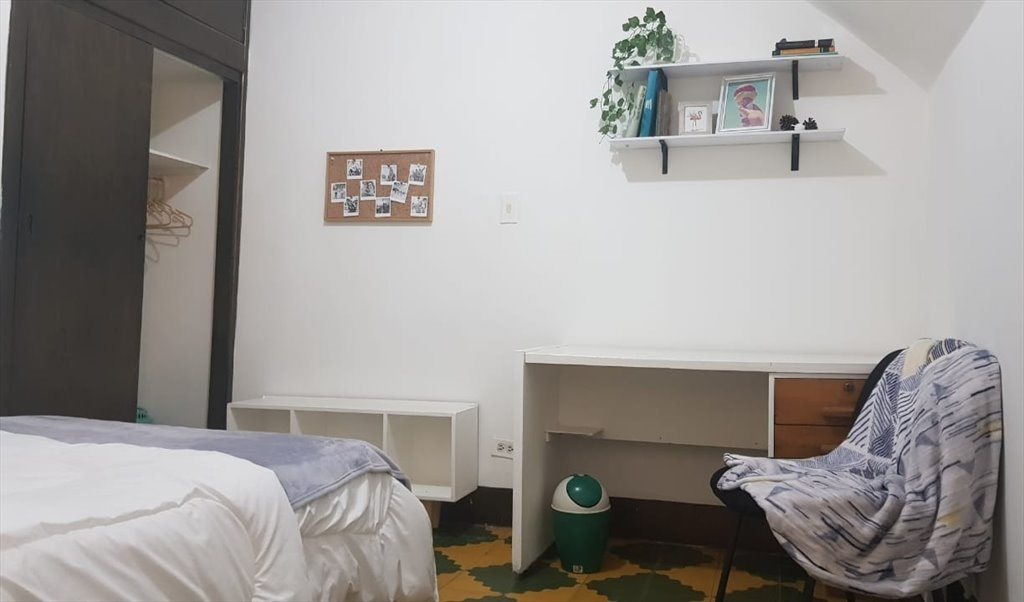 Habitacion en arriendo en Calle 74, San Pedro - Casa residencial cercana a la UdeA | CompartoApto - Image 2