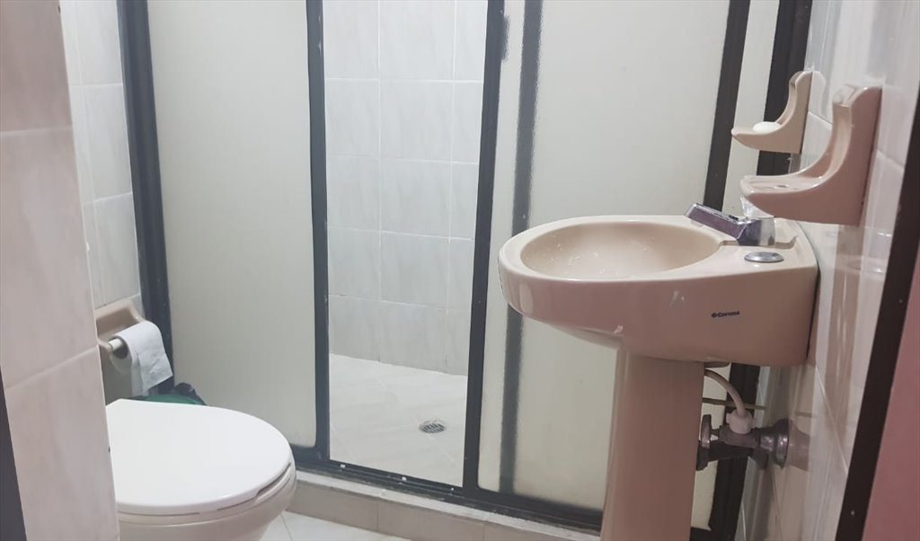 Habitacion en arriendo en Calle 74, San Pedro - Casa residencial cercana a la UdeA | CompartoApto - Image 7