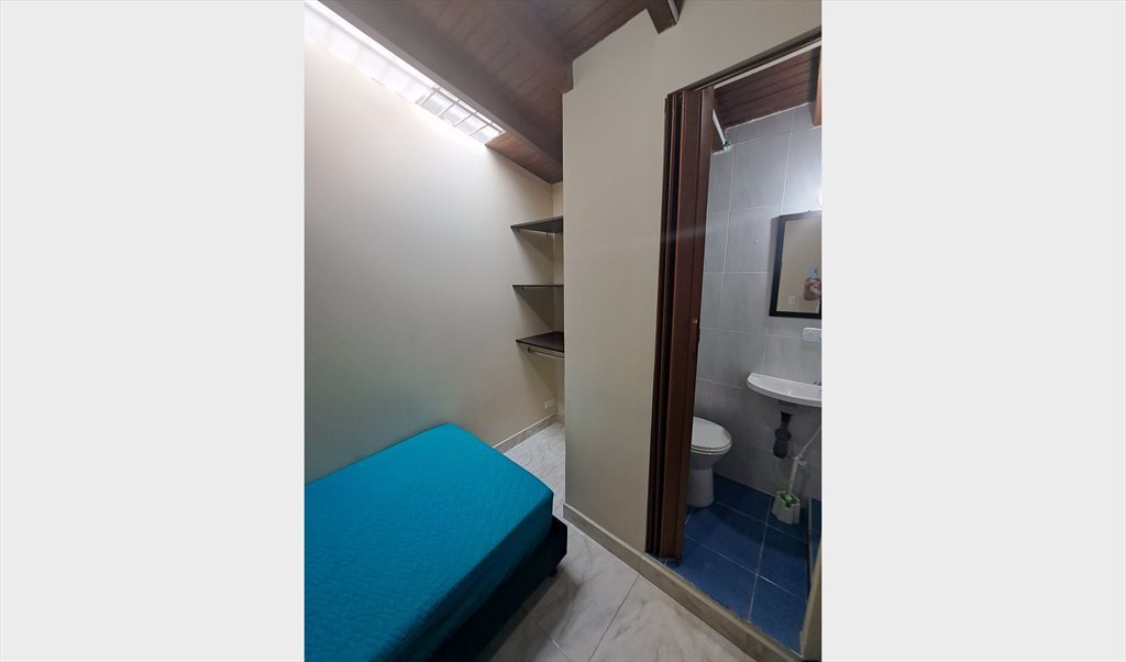 Habitacion en arriendo en Circular 2, Bolivariana - Arriendo una habitación  con baño privado, Barrio Laureles | CompartoApto - Image 2