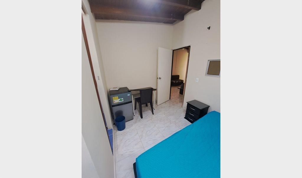 Habitacion en arriendo en Circular 2, Bolivariana - Arriendo una habitación  con baño privado, Barrio Laureles | CompartoApto - Image 4