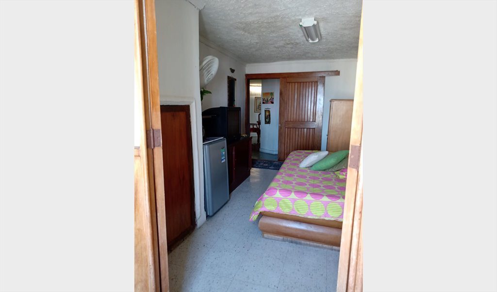 Habitacion en arriendo en Carrera 55, La Concepción - Habitación para dama barrio Prado | CompartoApto - Image 2