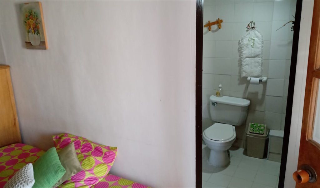 Habitacion en arriendo en Carrera 55, La Concepción - Habitación para dama barrio Prado | CompartoApto - Image 3