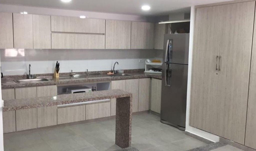 Habitacion en arriendo en Carrera 71, Paraiso - Habitaciones independientes con baño privado | CompartoApto - Image 6