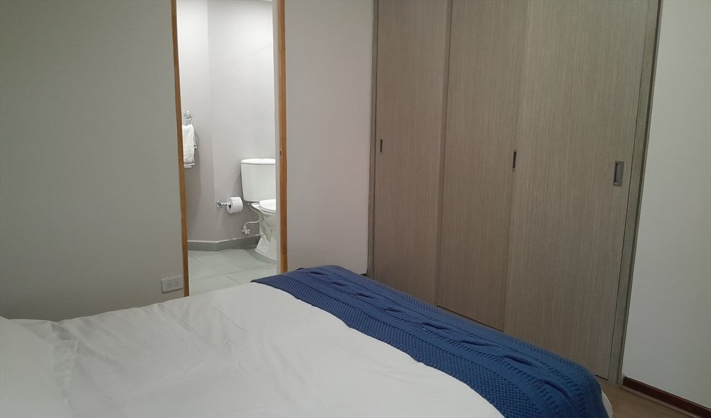 Habitacion en arriendo en Calle 8 Sur, Los Balsos Ii - Habitación 1 | CompartoApto - Image 2