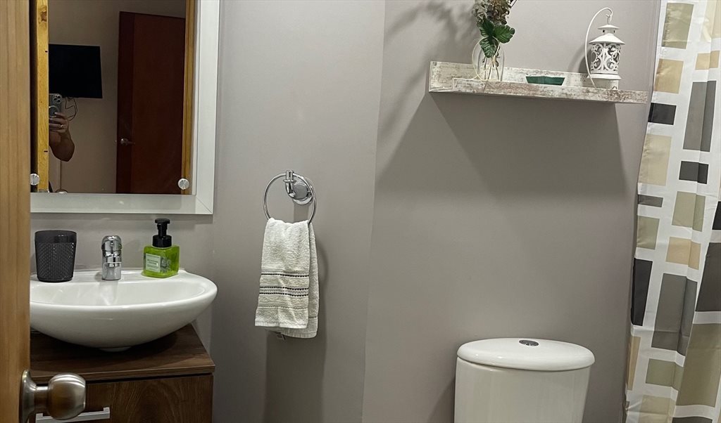 Habitacion en arriendo en Calle 8 Sur, Los Balsos Ii - Habitación 1 | CompartoApto - Image 5