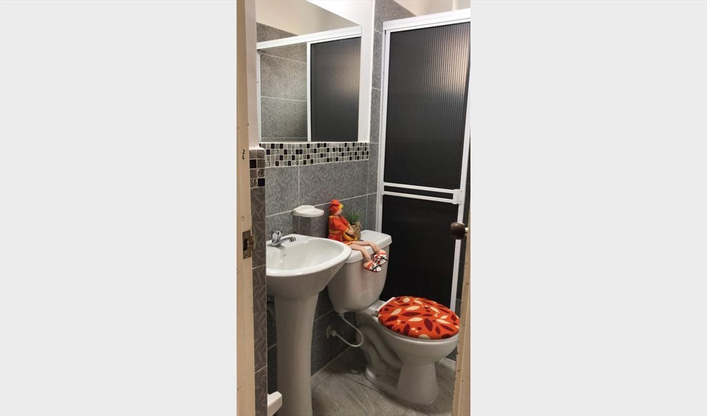 Habitacion en arriendo en Carrera 67, La Hacienda - ALQUILER HABITACION AMOBLADA PARA  MUJER EN LA HACIENDA | CompartoApto - Image 5