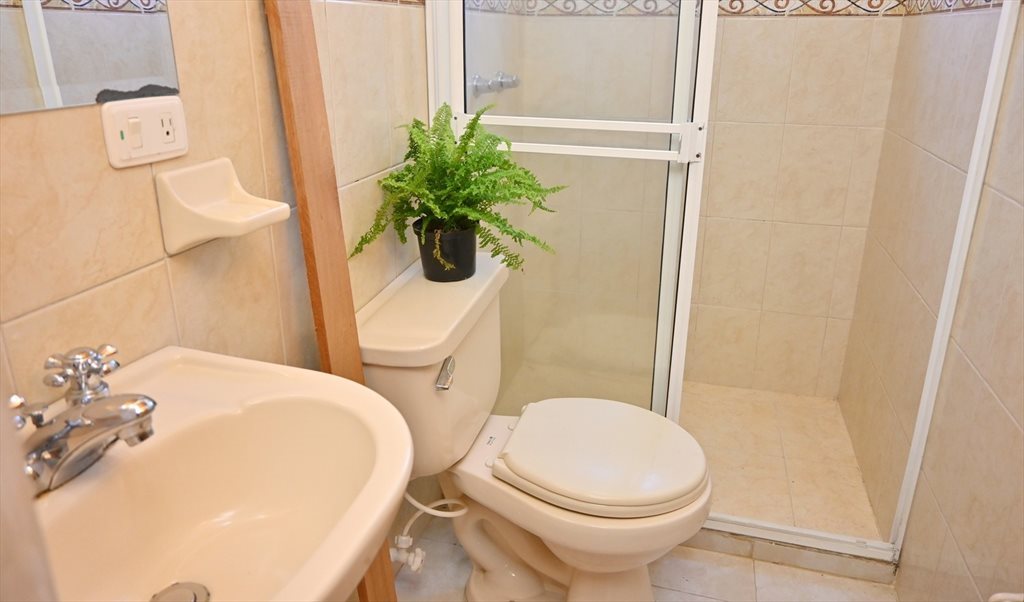 Habitacion en arriendo en Calle 37B, Simón Bolívar - Hermoso espacio con baño privado | CompartoApto - Image 5