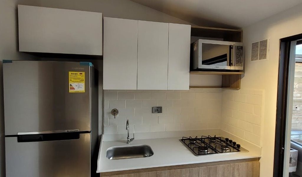 Habitacion en arriendo en Calle 44, San Joaquín - Apartaestudio Amoblado-Laureles Estadio | CompartoApto - Image 3