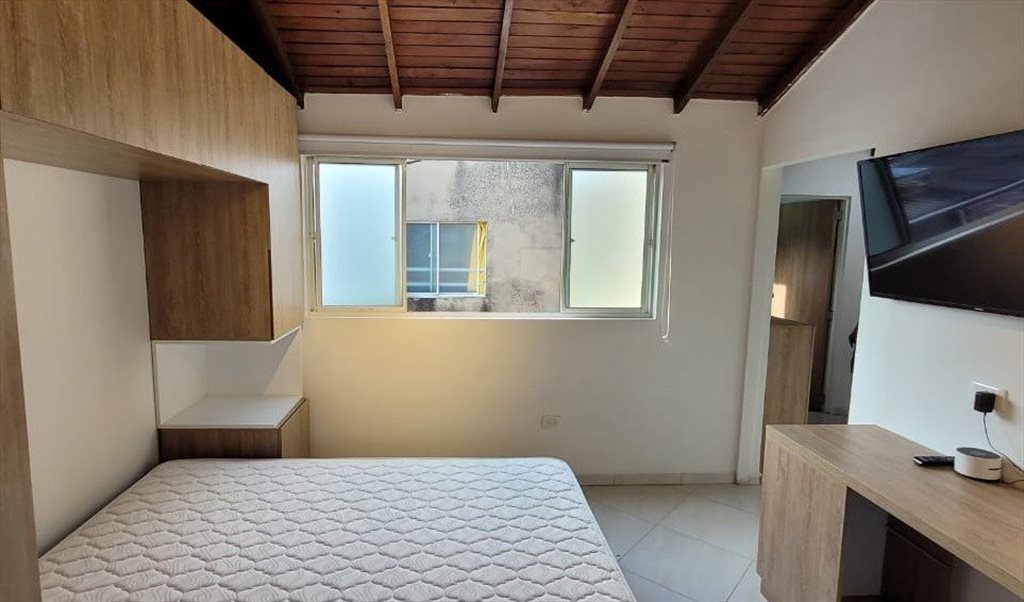 Habitacion en arriendo en Calle 44, San Joaquín - Apartaestudio Amoblado-Laureles Estadio | CompartoApto - Image 5