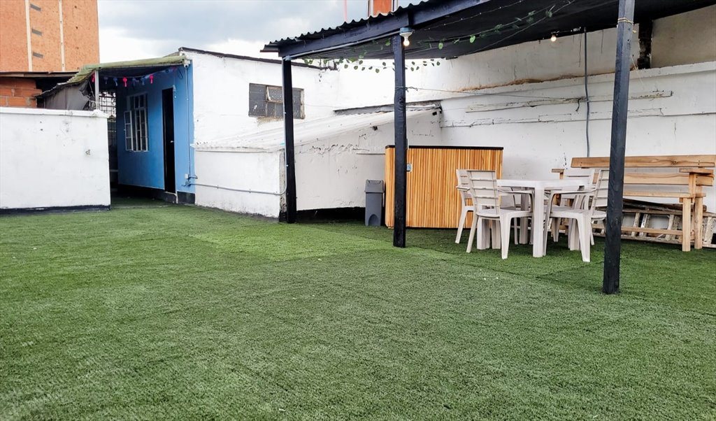 Habitacion en arriendo en Calle 44, Bolivariana - Coliving casa con terraza en Laureles | CompartoApto - Image 2