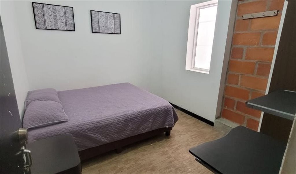 Habitacion en arriendo en Calle 44, Bolivariana - Coliving casa con terraza en Laureles | CompartoApto - Image 3