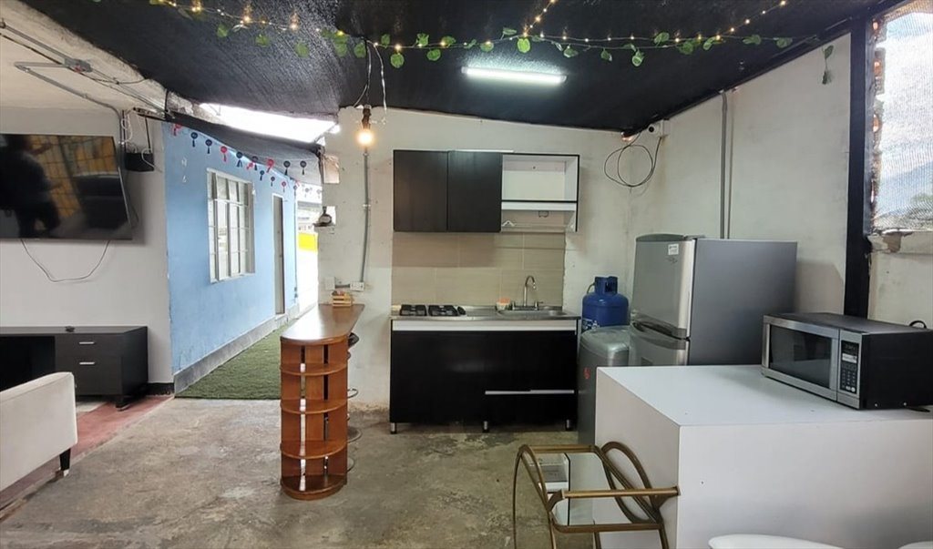 Habitacion en arriendo en Calle 44, Bolivariana - Coliving casa con terraza en Laureles | CompartoApto - Image 6