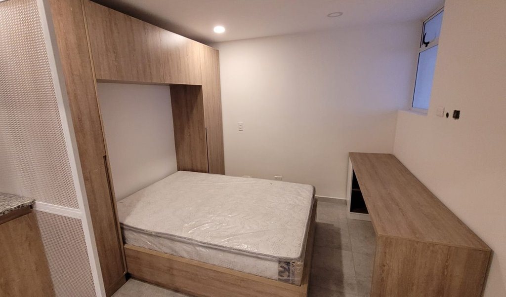 Habitacion en arriendo en Calle 44, Bolivariana - Apartaestudio Amoblado-Florida Nueva | CompartoApto - Image 3