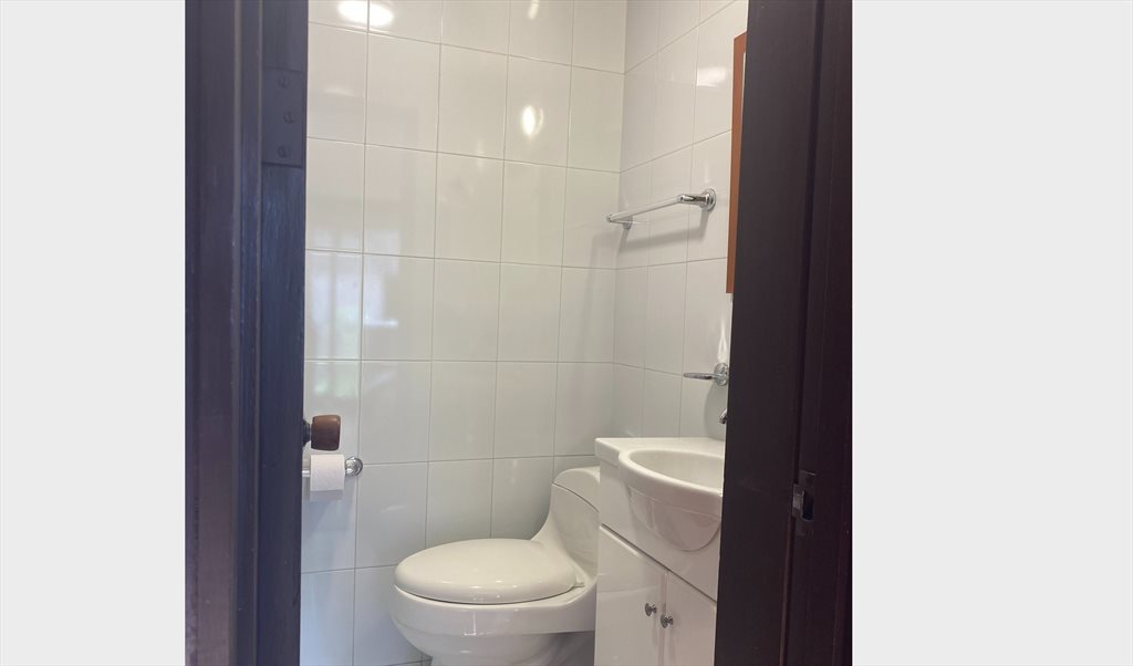 Habitacion en arriendo en Carrera 11C Bis, Santa Bárbara Central - SANTA BARBARA A PASOS DE UNICENTRO | CompartoApto - Image 8