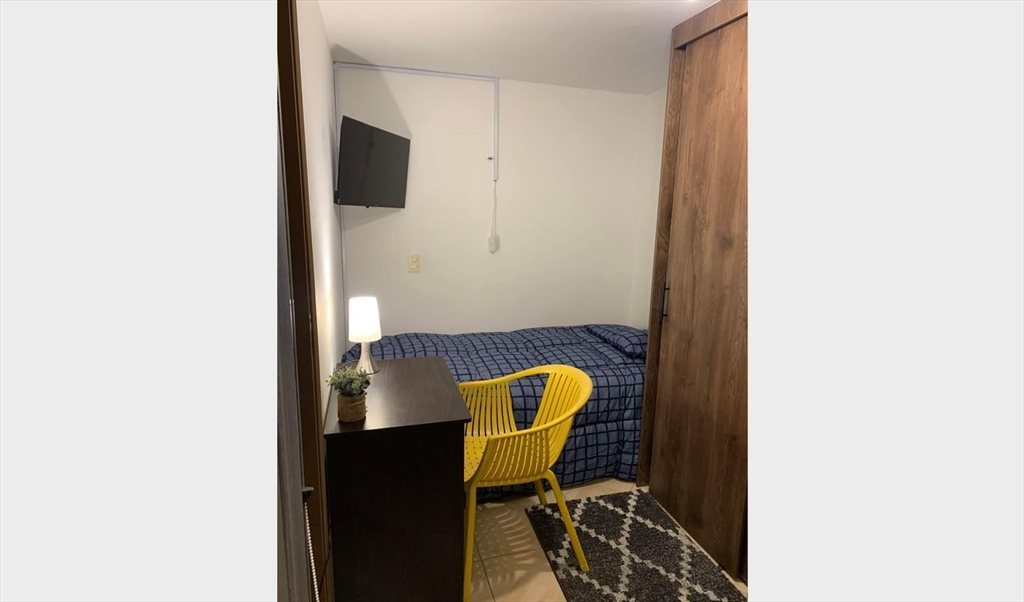 Habitacion en arriendo en Puente peatonal a Madera, Acevedo Bello - Habitación Amoblada a una cuadra del metro, Servicios Incluidos, Unidad Residencial | CompartoApto - Image 2