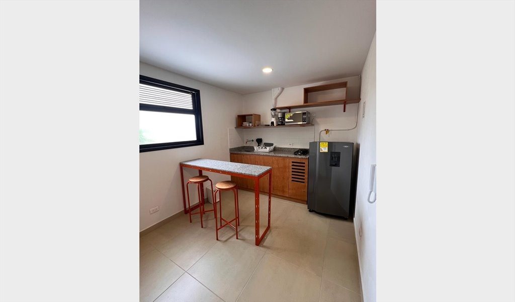 Habitacion en arriendo en Calle 65, Prado - Apartaestudio Amoblado-Prado Centro | CompartoApto - Image 3