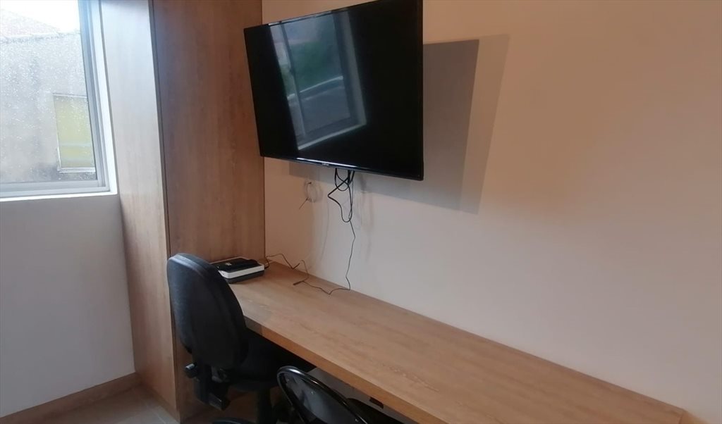 Habitacion en arriendo en Calle 44, Florida Nueva - Apartaestudio Amoblado- Laureles Estadio | CompartoApto - Image 5