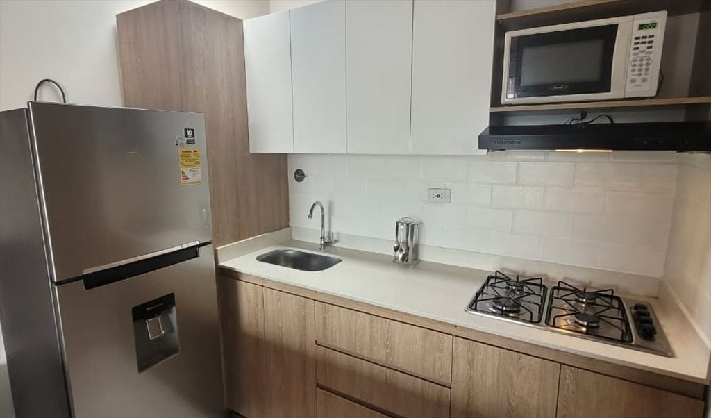 Habitacion en arriendo en Calle 44, Florida Nueva - Apartaestudio Amoblado-Laureles Estadio | CompartoApto - Image 5